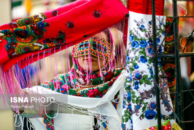 صنایع دستی آمیخته با روح و عشق است/ گیلان دارای ۱۰ درصد صنایع دستی ملی